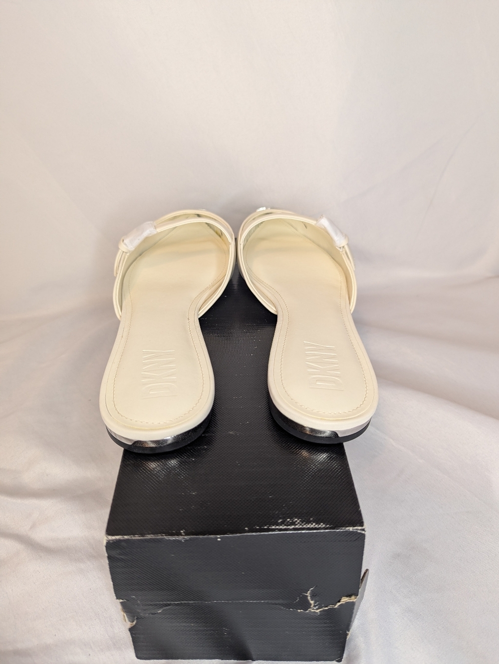DKNY Vivian Flat Mule Women's Size 9 - NEW - Picture 6 of 10